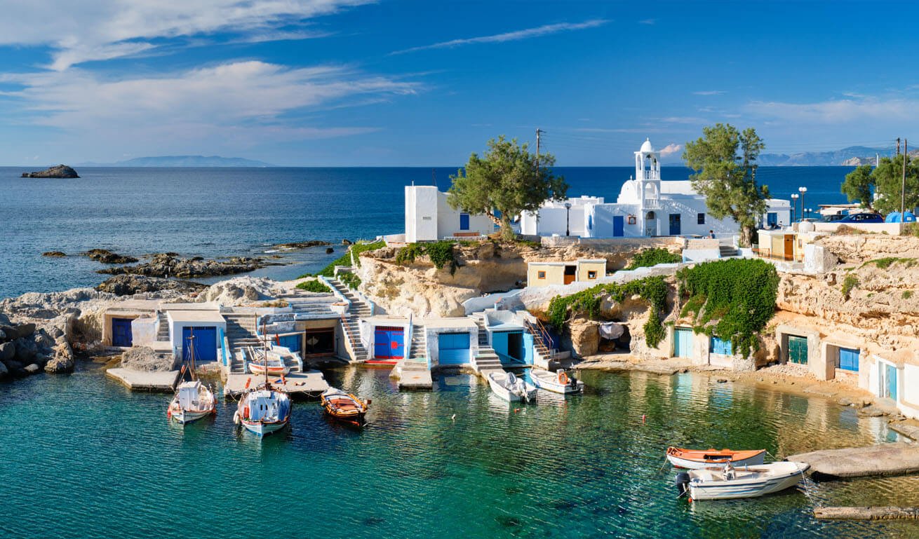 i_1225938906_milos-mandrakia_1310x769